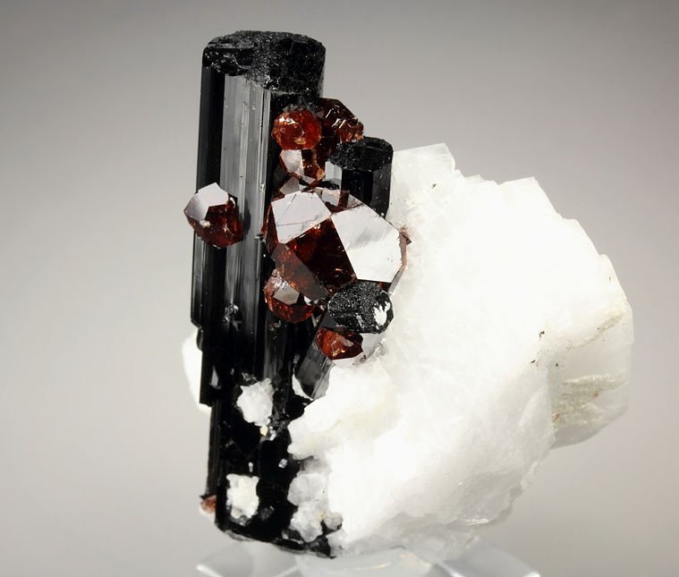 gem GARNET var. SPESSARTINE, TOURMALINE var. SCHORL, ALBITE