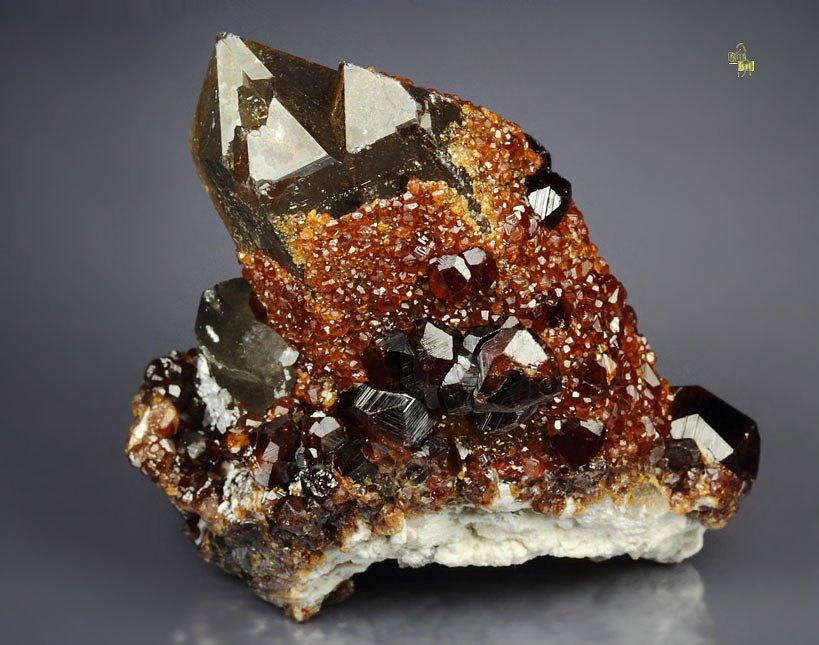 gem GARNET var. SPESSARTINE, QUARTZ var. SMOKY