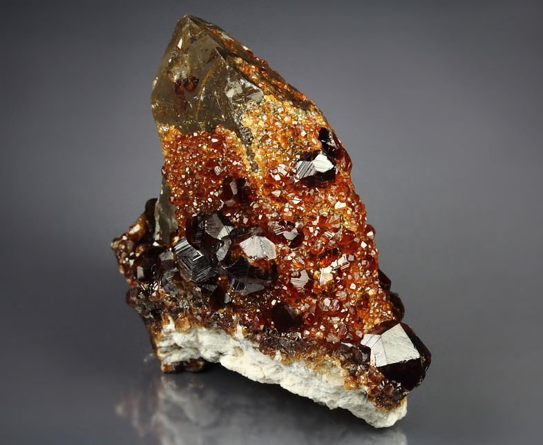 gem GARNET var. SPESSARTINE, QUARTZ var. SMOKY