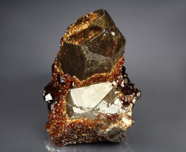 gem GARNET var. SPESSARTINE, QUARTZ var. SMOKY