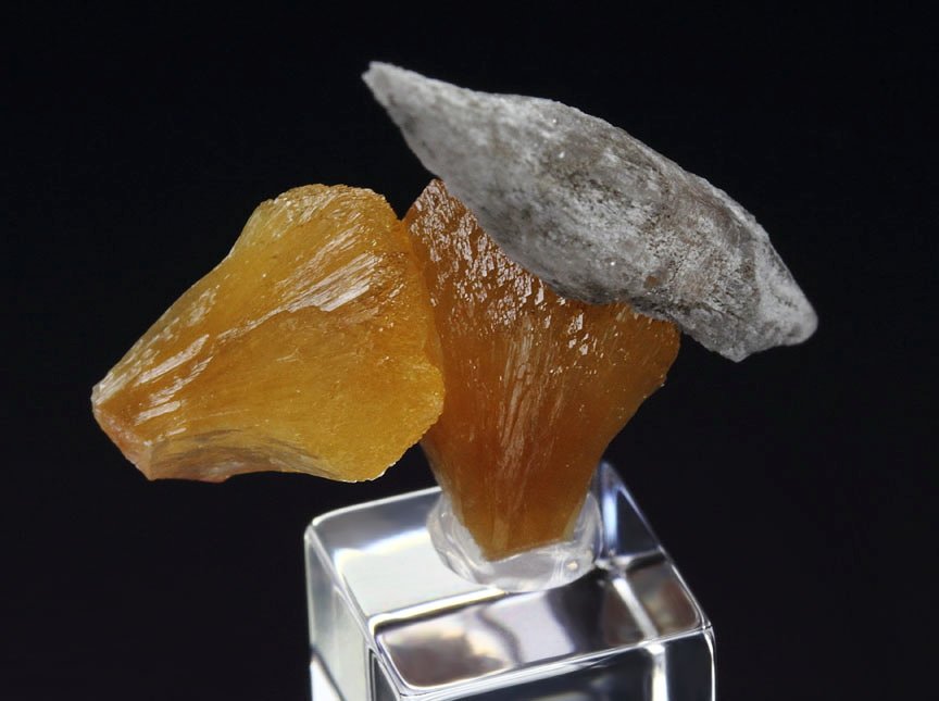 STILBITE, CALCITE