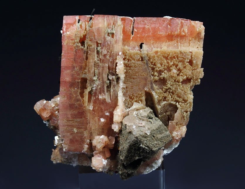 gemmy SERANDITE, CATAPLEIITE pseudomorph after SODALITE, AEGIRINE, ALBITE, MANGANONEPTUNITE