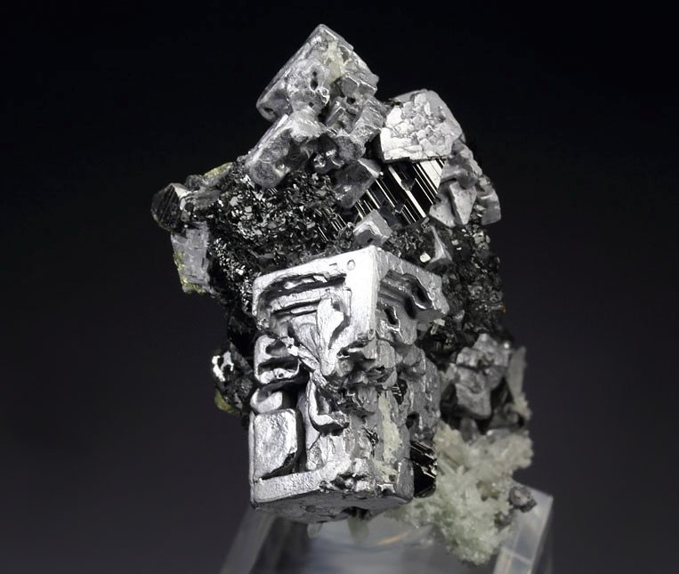 skeletal GALENA, SPHALERITE, CHALCOPYRITE, PYRITE, QUARTZ