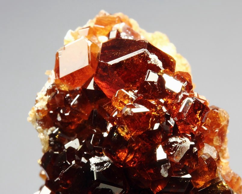 gem GARNET var. GROSSULAR