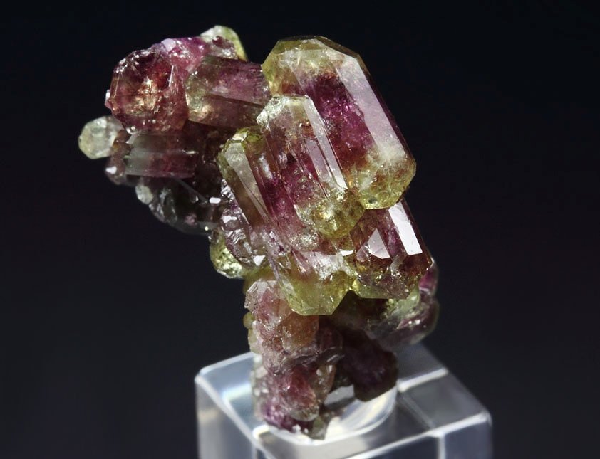 gem bi-terminated VESUVIANITE bi-color