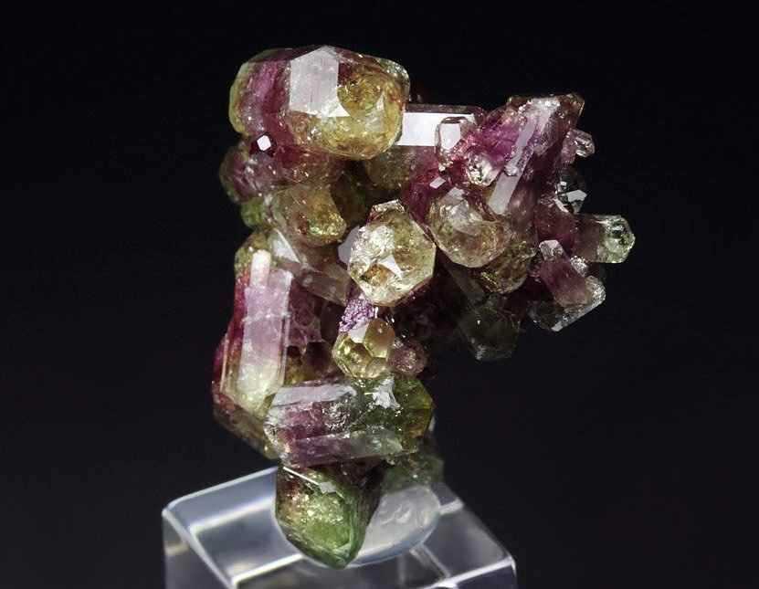 gem bi-terminated VESUVIANITE bi-color