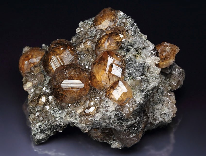 gem GARNET var. GROSSULAR