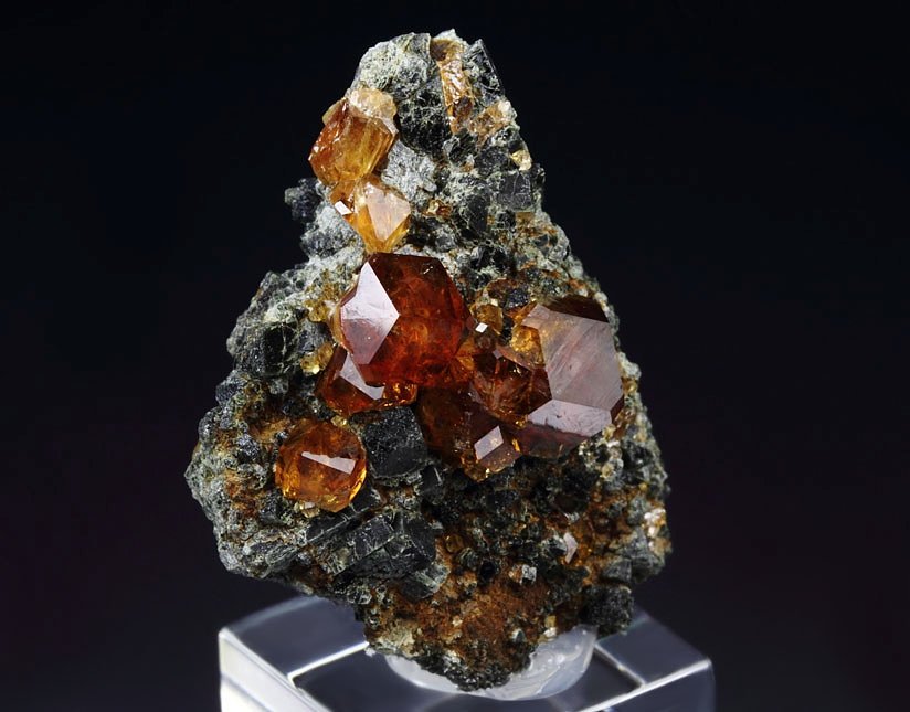 gem GARNET var. GROSSULAR