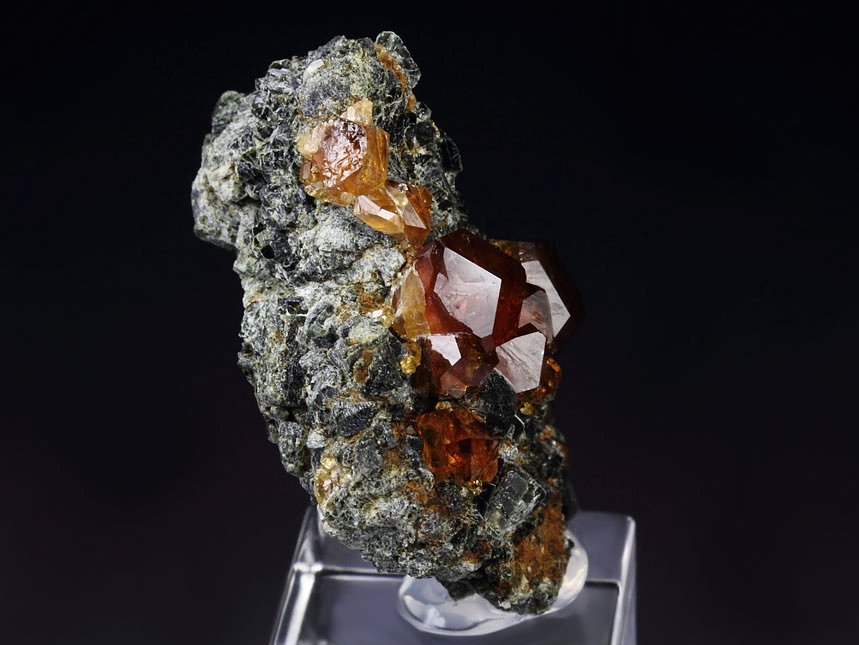 gem GARNET var. GROSSULAR