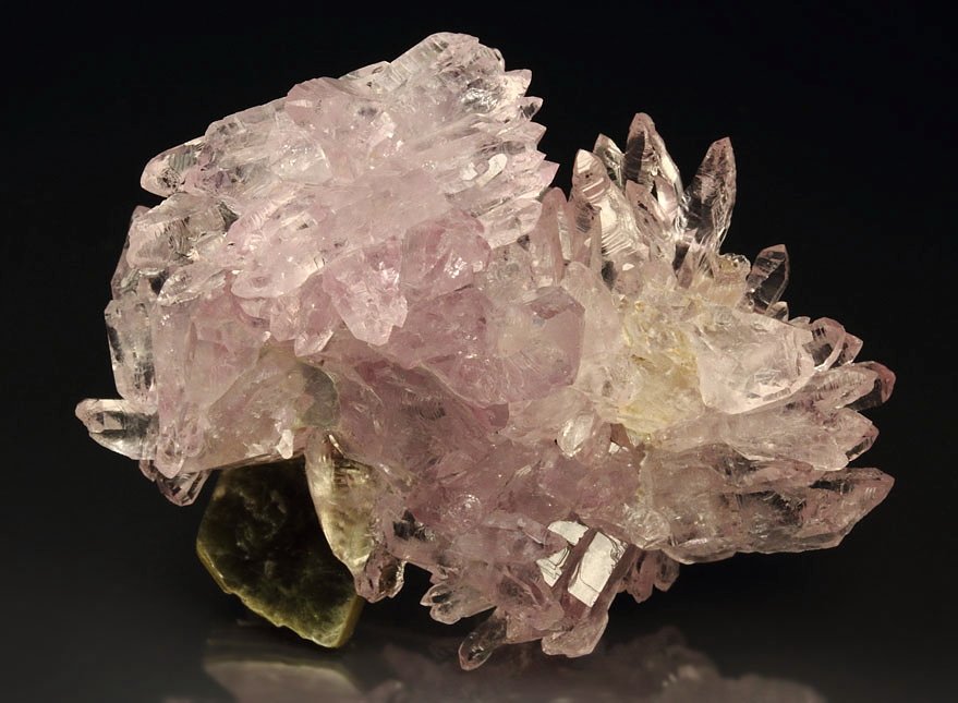 bi-terminated QUARTZ var. ROSE QUARTZ, MUSCOVITE - floater