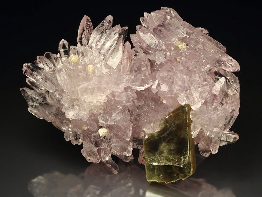 bi-terminated QUARTZ var. ROSE QUARTZ, MUSCOVITE - floater