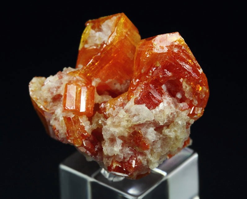 VANADINITE hopper, CALCITE