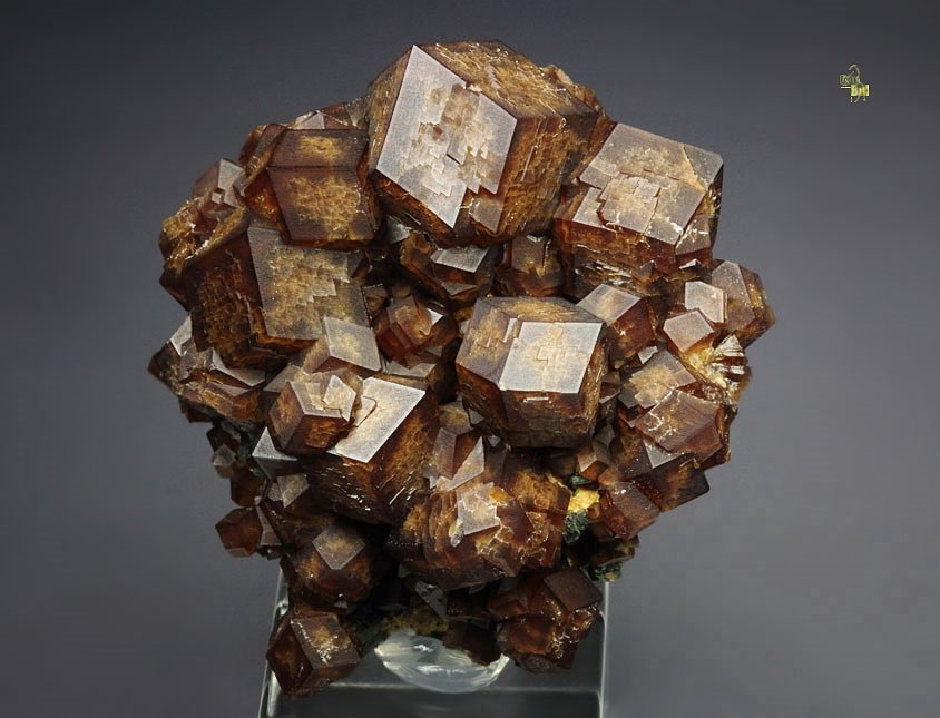 GARNET var. ANDRADITE, QUARTZ, HEDENBERGITE