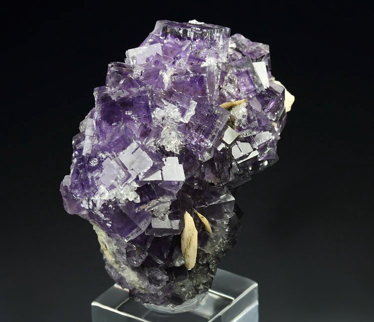 FLUORITE with PHANTOMS, BARYTE, QUARTZ