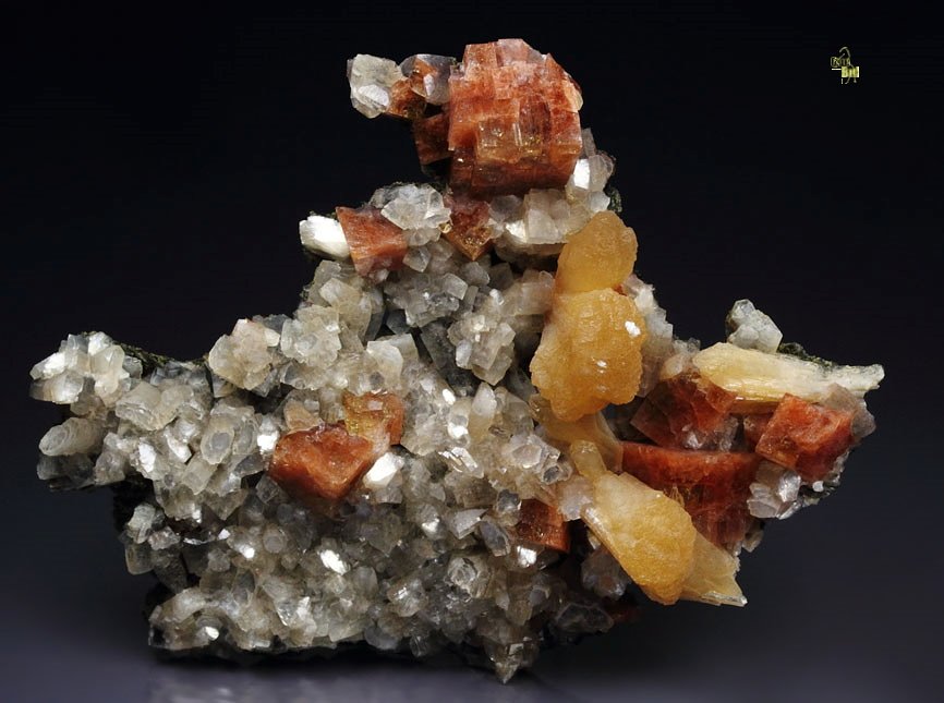 CHABAZITE, STILBITE, HEULANDITE