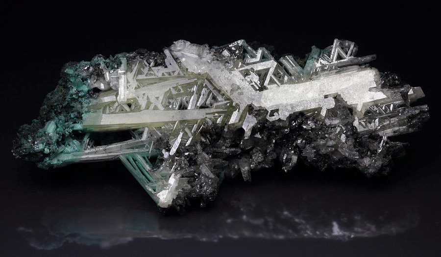 reticulated CERUSSITE, MALACHITE