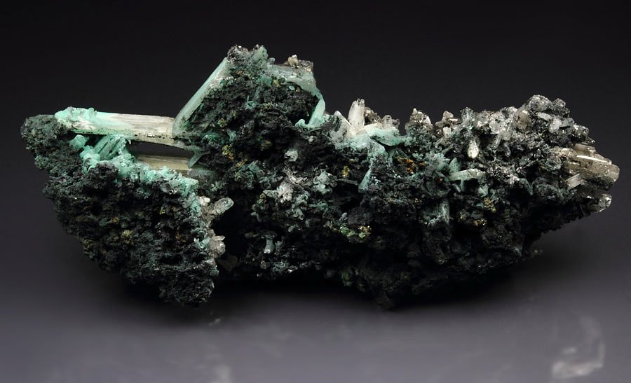 reticulated CERUSSITE, MALACHITE