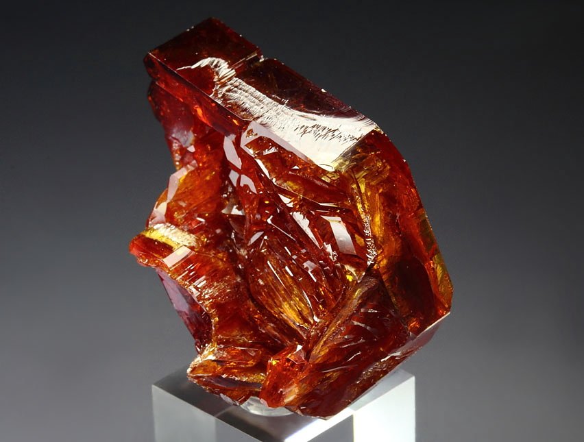 gemmy skeletal VANADINITE