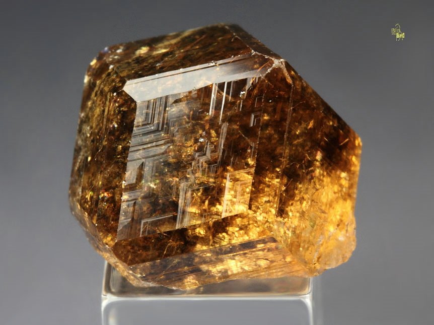 gem GARNET var. GROSSULAR