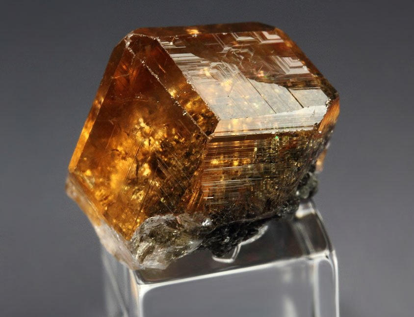 gem GARNET var. GROSSULAR