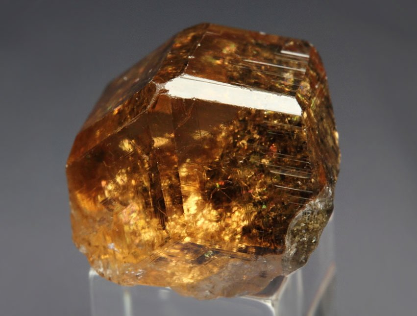 gem GARNET var. GROSSULAR