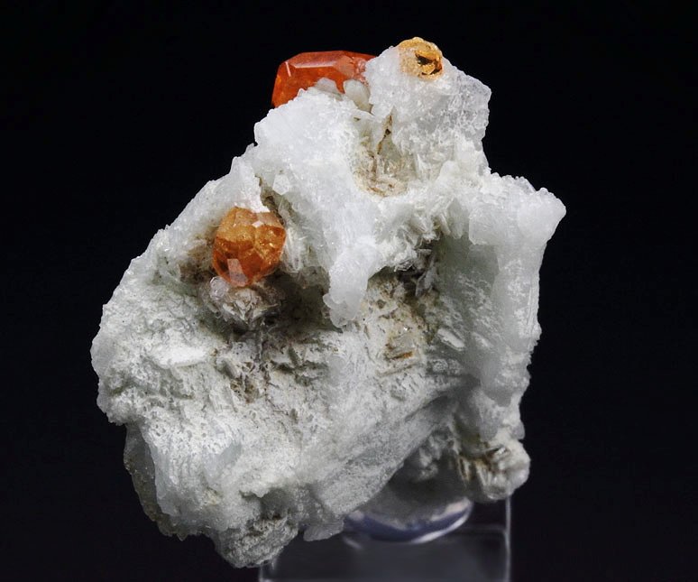 gem GARNET var. SPESSARTINE, ALBITE var. CLEAVELANDITE