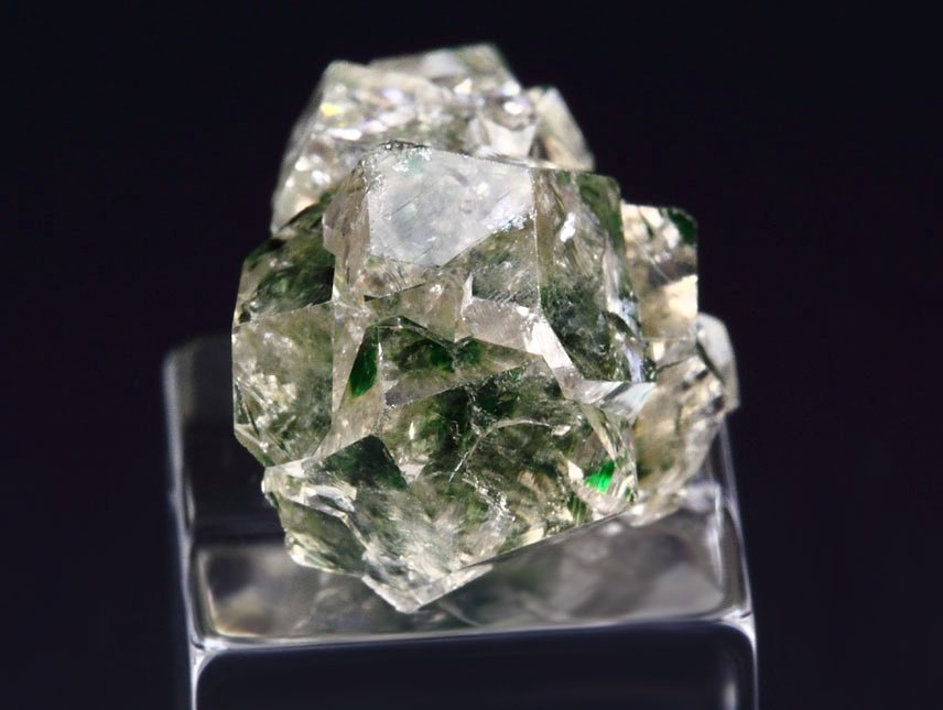 gem GARNET var. GROSSULAR with GREEN CHROMIAN PHANTOMS