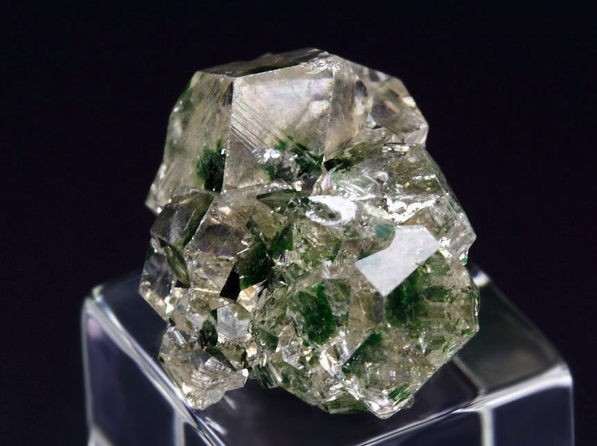 gem GARNET var. GROSSULAR with GREEN CHROMIAN PHANTOMS