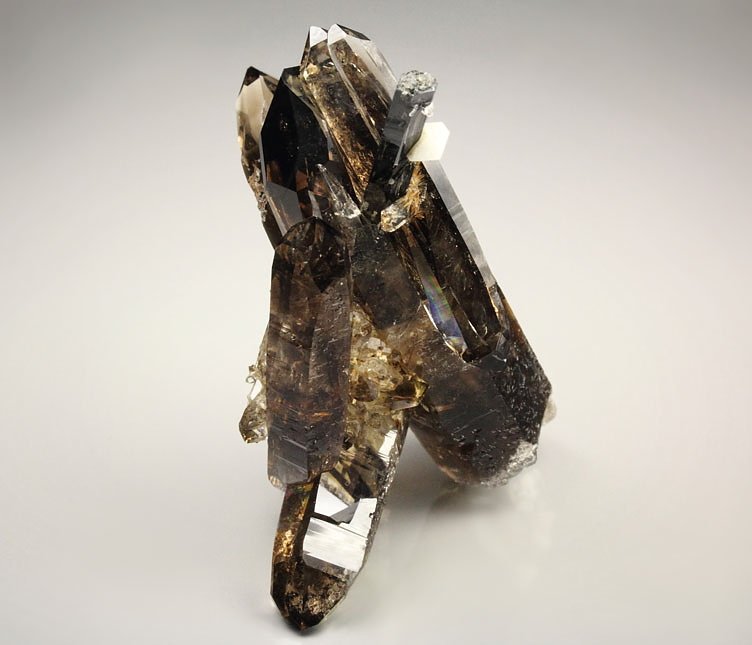 bi-terminated QUARTZ var. SMOKY with EPIDIDYMITE inclusions, AEGIRINE, MICROCLINE