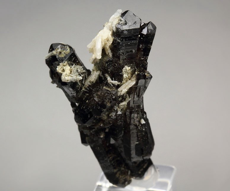 bi-terminated QUARTZ var. SMOKY, CATAPLEIITE