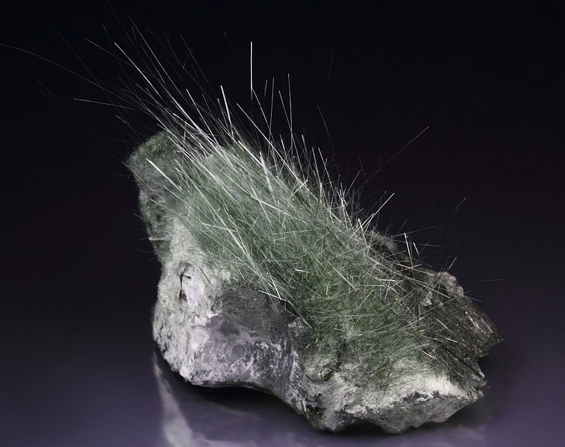 AMPHIBOLE GROUP var. BYSSOLITE, QUARTZ