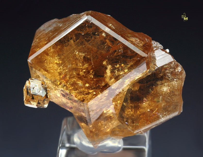 gem GARNET var. GROSSULAR