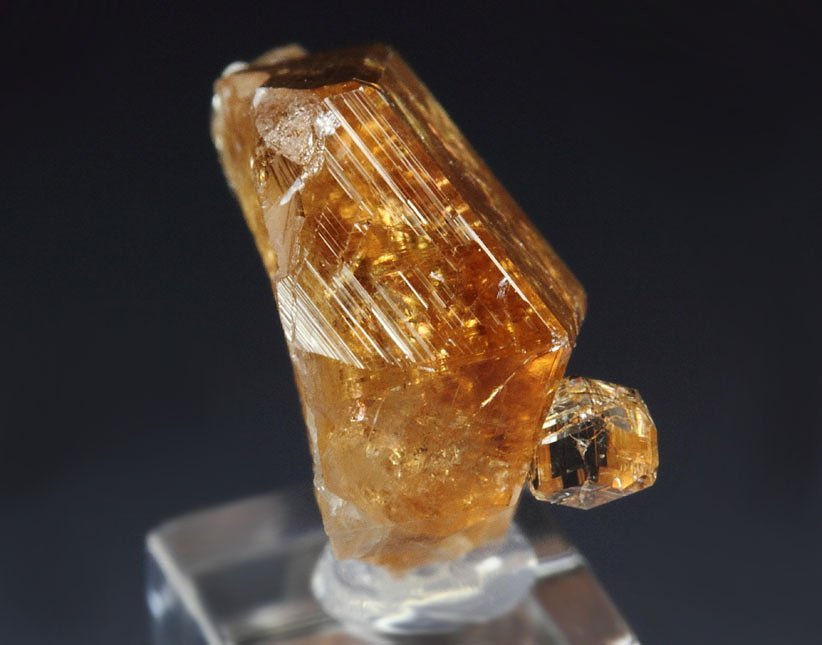 gem GARNET var. GROSSULAR