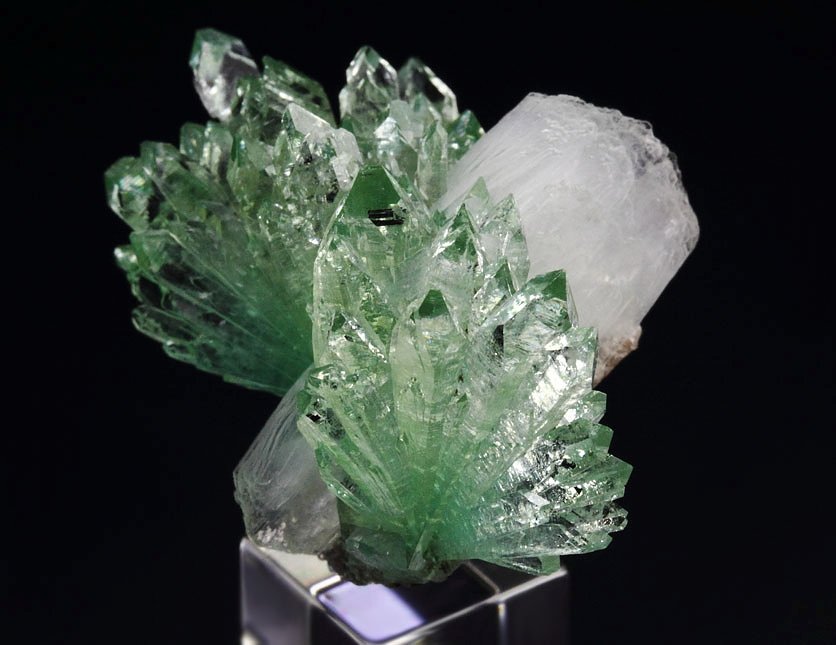 gem FLUORAPOPHYLLITE-(K) , STILBITE