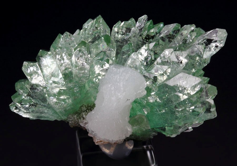 gem FLUORAPOPHYLLITE-(K) , STILBITE