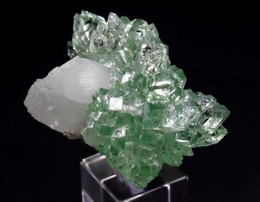 gem FLUORAPOPHYLLITE-(K) , STILBITE