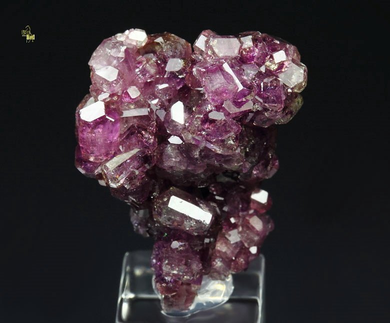 gem VESUVIANITE var. MANGANOAN
