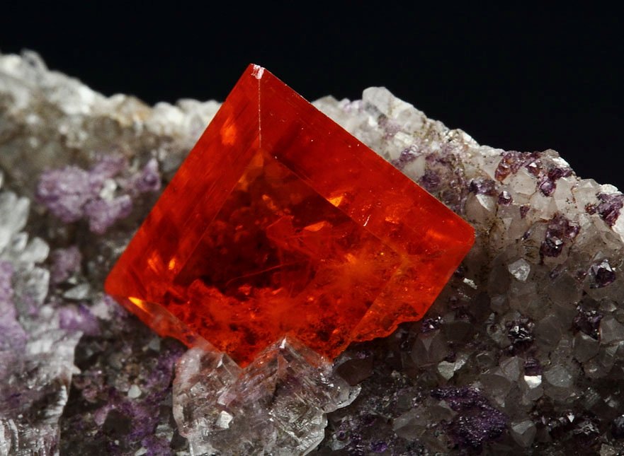 gem WULFENITE, FLUORITE