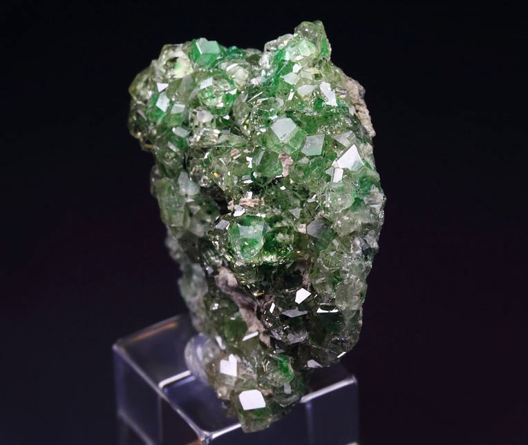 gem GARNET var. GROSSULAR with GREEN CHROMIAN PHANTOMS