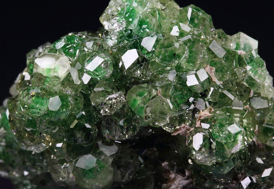 gem GARNET var. GROSSULAR with GREEN CHROMIAN PHANTOMS