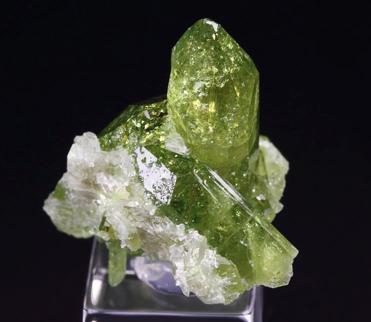 gem VESUVIANITE 