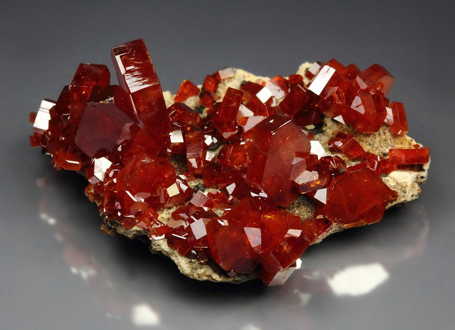 gemmy VANADINITE