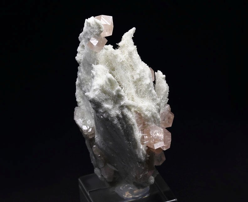 gem pink GARNET var. GROSSULAR, DIOPSIDE