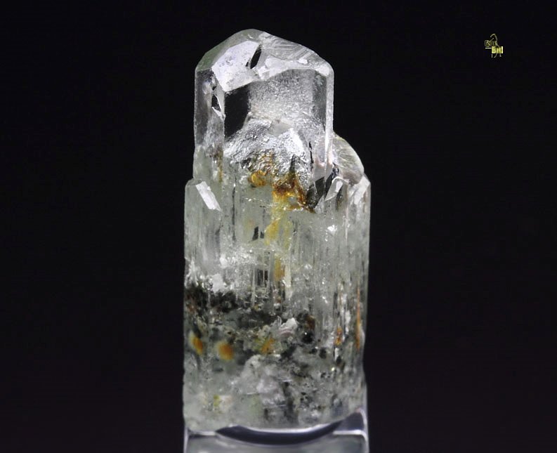 gem BERYL var. AQUAMARINE with HEMATITE inclusions, MUSCOVITE