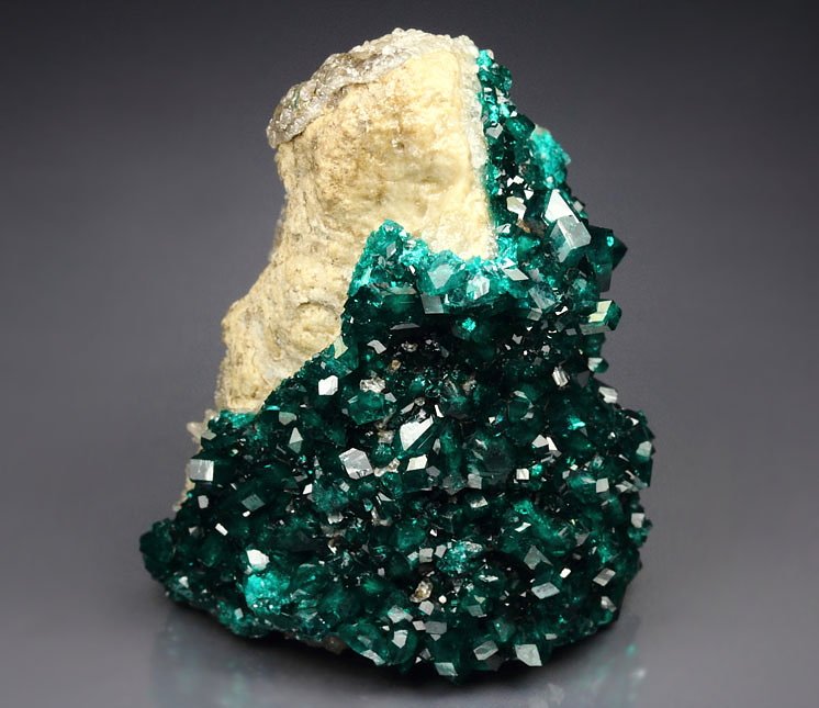 gem DIOPTASE