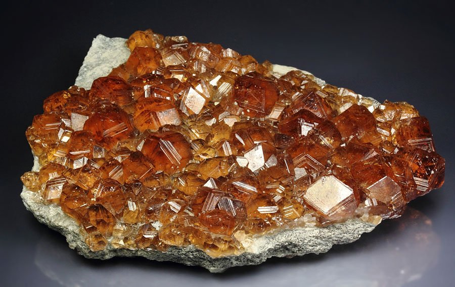 gem GARNET var. GROSSULAR