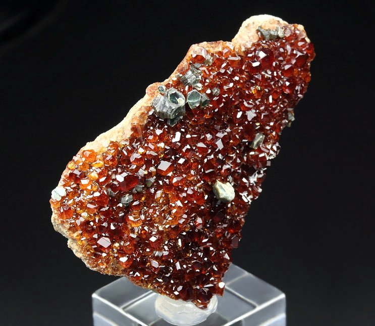 gem GARNET var. HESSONITE, CLINOCHLORE