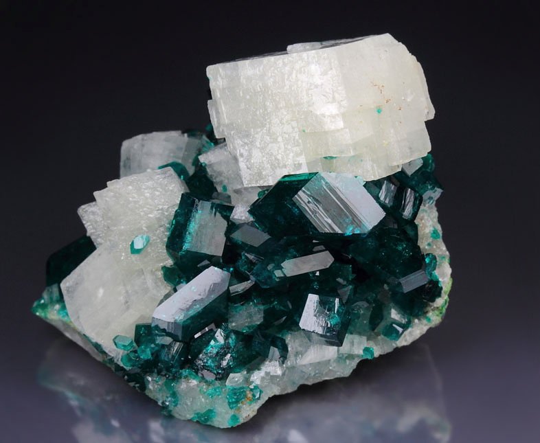 gem DIOPTASE, CALCITE