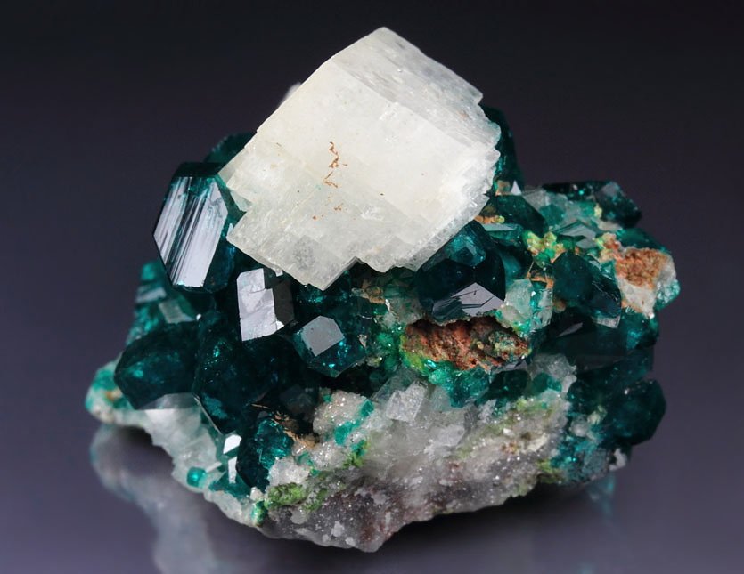 gem DIOPTASE, CALCITE