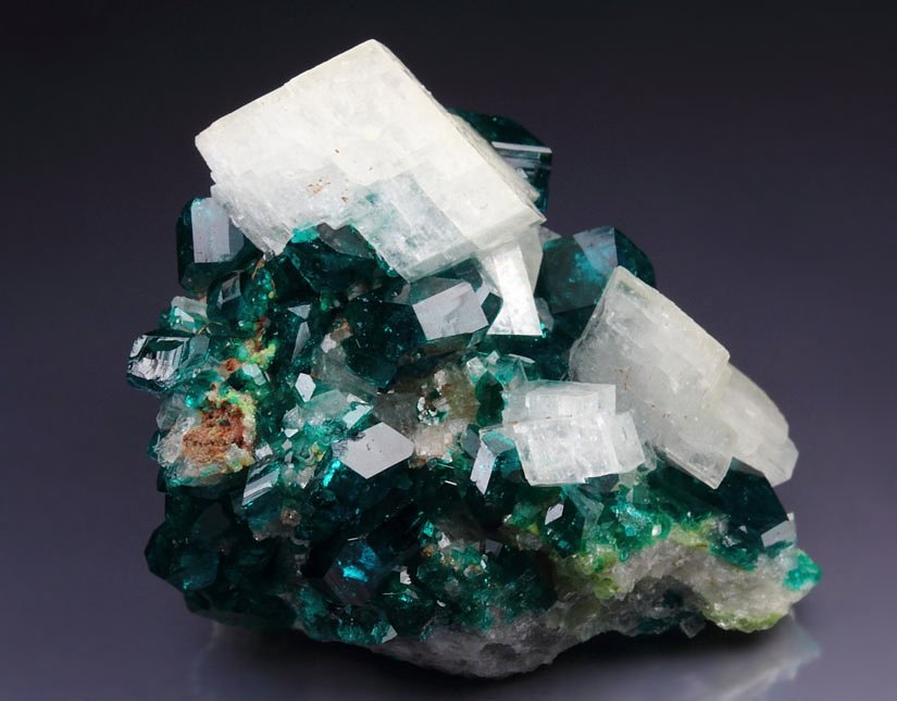 gem DIOPTASE, CALCITE